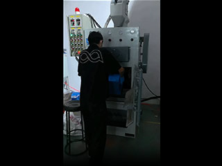 伟德国际1946bv官网滚筒式自动喷砂机工作视频